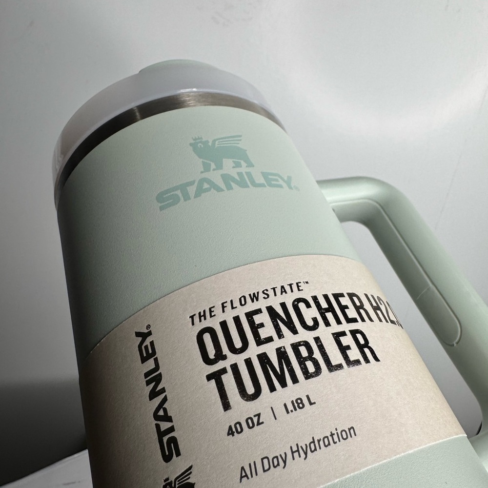 Stanley FlowState Quencher H2.0 Tumbler / 40oz / Color: Mist - Picture 7 of 12